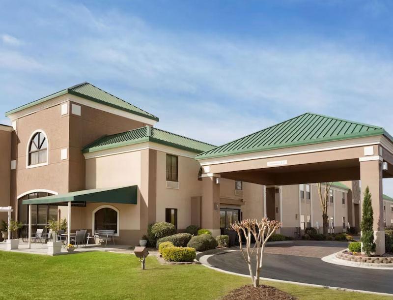 Spark By Hilton Spring Lake Fayetteville Extérieur photo